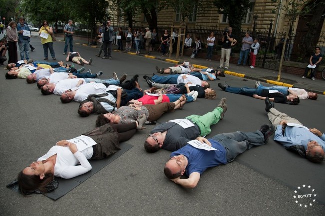 Együtt-PM demonstrates in front of the Russian embassy in Budapest. Photo: Együtt-PM