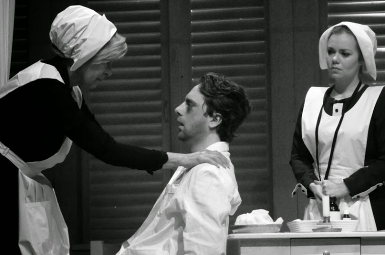 The production of Doktornők (Female Doctors) at the Ida Turai Theatre in November/December 2014. Photo: Beatrix Gergely.
