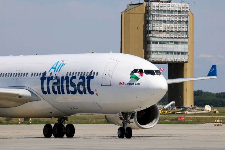 A Canadian Air Transat flight takes off from Budapest Airport. Photo: Magyar Közlekedés Online. 