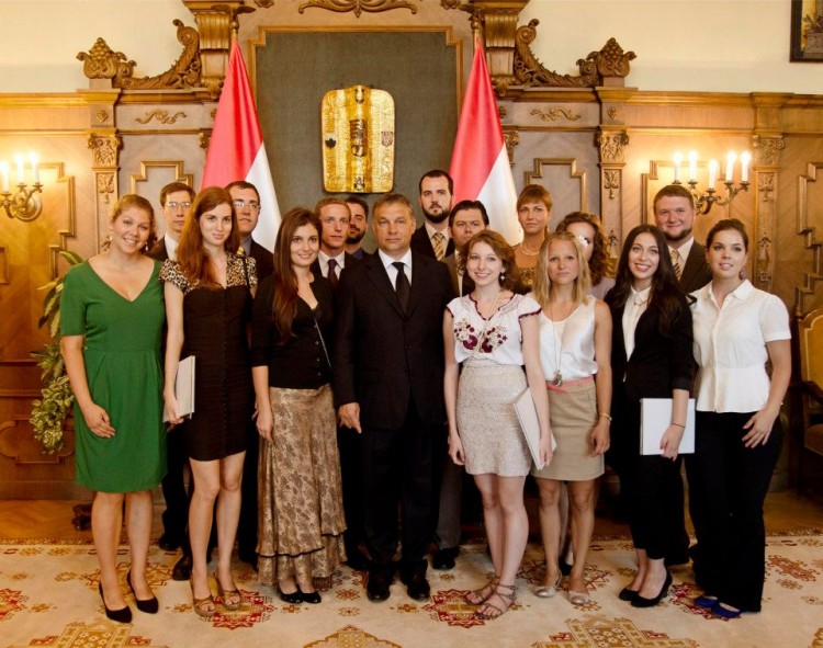 Birthright Hungary participants meets with Prime Minister Viktor Orbán and other Fidesz officials during their stay in Budapest. Photo: Birthright Hungary. 