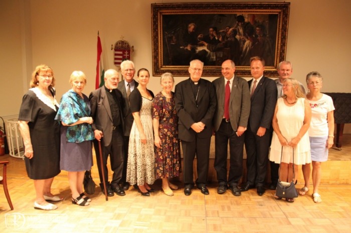 FankaDeli's tour is sponsored by the Széchenyi Society headed by Mr. Ákos Felsővályi who recently hosted Cardinal Erdő in New York.  (Mr. Felsővályi is between the Cardinal and Consul General Kumin on the photo).