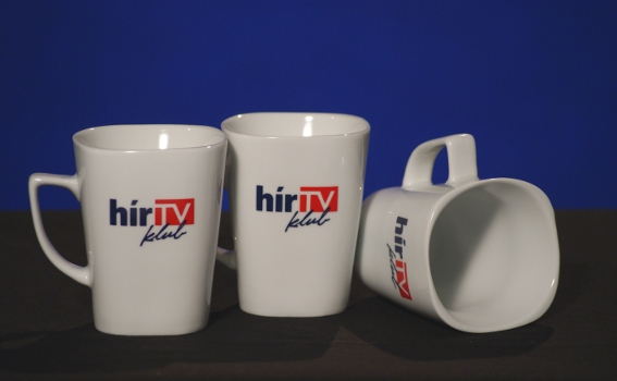 HírTV mugs. Half empty, or half full?