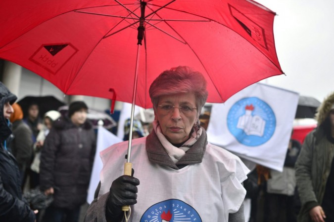 PSZ union leader Mrs. István Galló at Saturday's protest in Budapest. Photo: János Marjai/MTI.