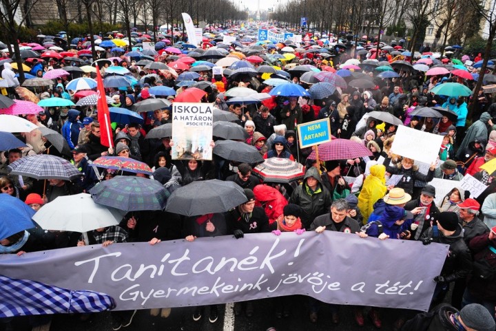 Hungarian teachers protest the Orbán government's education policies in Budapest earlier this year. The banner reads: I would teach. The future of our children is at stake." Photo: Népszava