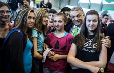 Viktor Orbán with young Hungarians on 23 April 2018.
