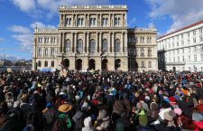 Protesters at the historic building of the Hungarian Academy of Sciences.