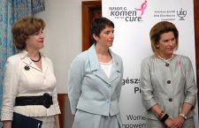 Ex-US Ambassadors Nancy Brinker (far right) and April Foley (far left) with Ms. Klára Dobrev current Vice President of the European Parliament.
